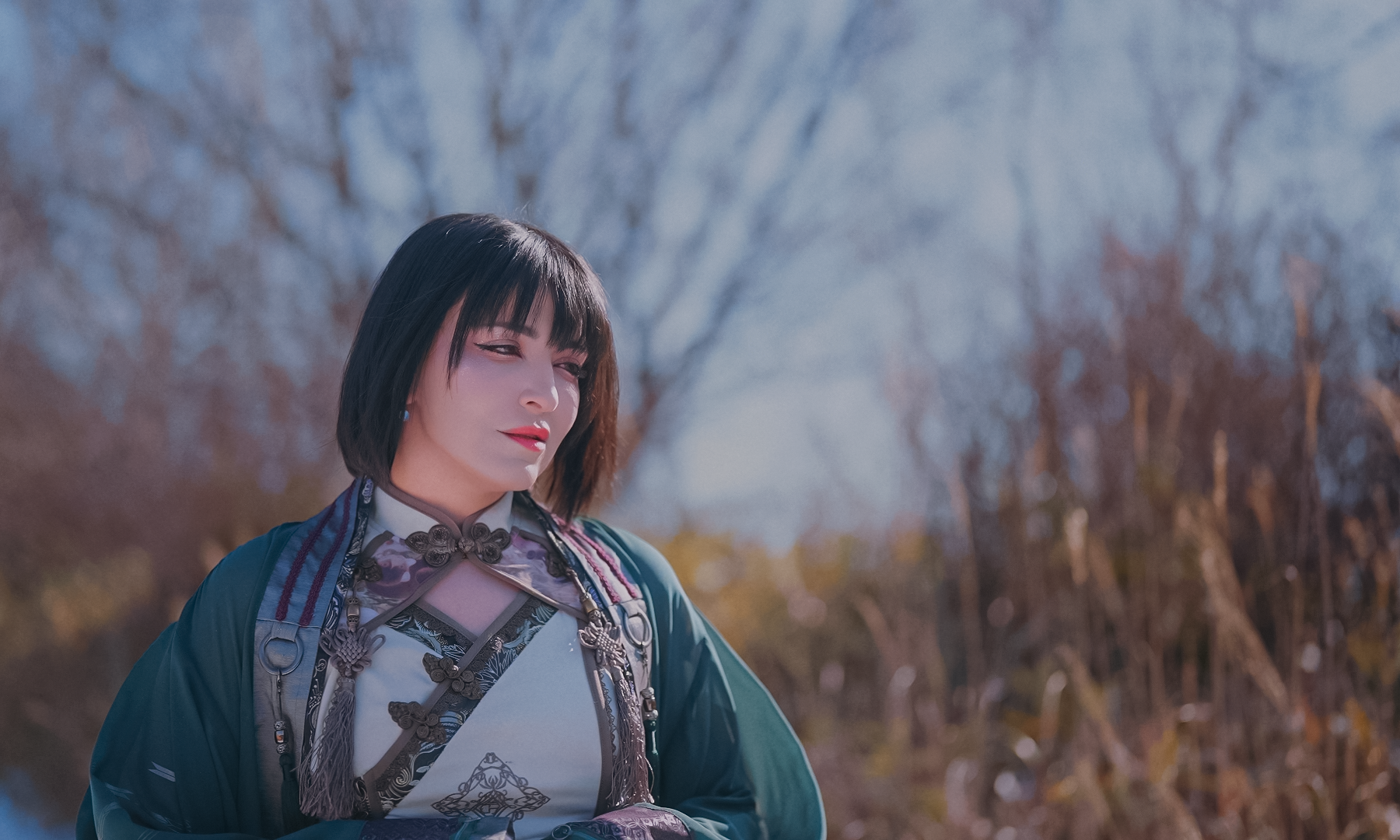 KOURO — green and white outfit portrait